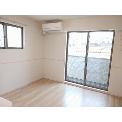 ルワンジュ草尾　Ⅱ 105【管理NO：1-025899602-01040】 ★家具家電は申し込み後に搬入します 2026年08月下旬入居可能の物件写真2