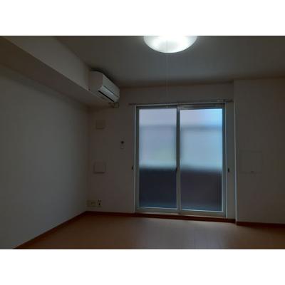 クリスタルブライト 102【管理NO：1-015190801-01020】 ★家具家電は申し込み後に搬入します 2026年11月中旬入居可能の物件写真2