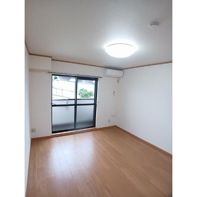 サニーコート 205【管理NO：1-012064701-02040】 ★家具家電は申し込み後に搬入しますの物件写真2