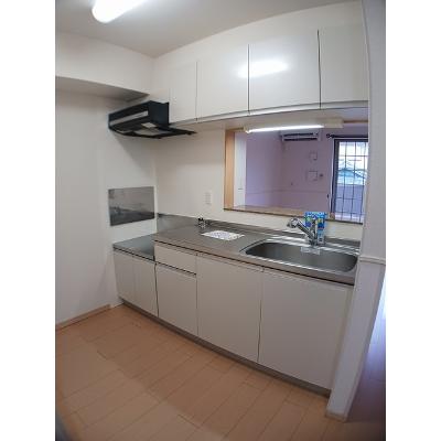 ホワイトハウスⅢ 202【管理NO：1-016647001-02020】 ★家具家電は申し込み後に搬入しますの物件写真3