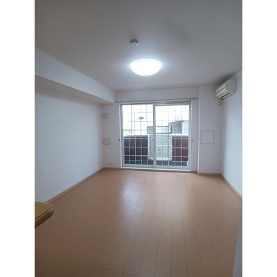 サイレント　プレイス 105【管理NO：1-016123001-01040】 ★家具家電は申し込み後に搬入します★の物件写真2