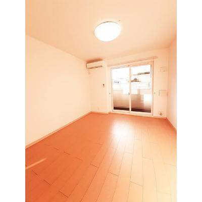 シャロルⅡ 103【管理NO：1-015881101-01030】 ★家具家電は申し込み後に搬入します★ ★2026年10月上旬入居可能★の物件写真2