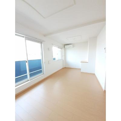 サニ－パ－クⅢ 202【管理NO：1-016113202-02020】 ★家具家電は申し込み後に搬入しますの物件写真2