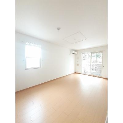 ハミング・バード 101【管理NO：1-014934901-01010】 ★家具家電は申し込み後に搬入しますの物件写真2
