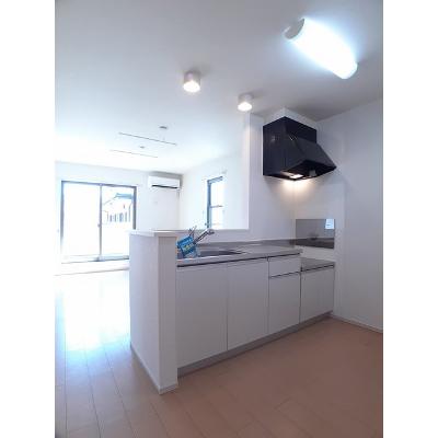 コッティ　クスミール 203【管理NO：1-018557801-02030】 ★家具家電は申し込み後に搬入しますの物件写真3