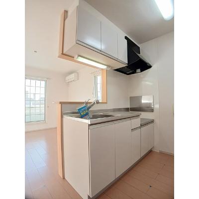 ブリジャールⅡ 202【管理NO：1-018328402-02020】 ★家具家電は申し込み後に搬入しますの物件写真3