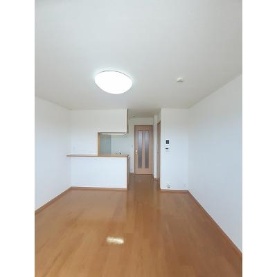 キャトル・セゾンⅡ 203【管理NO：1-013921402-02030】 ★家具家電は申し込み後に搬入します★の物件写真2