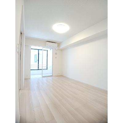 プレミアムメゾン 103【管理NO：1-028448001-01030】 ★家具家電は申し込み後に搬入します★の物件写真2