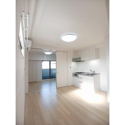 モンテリザイア紀和 303【管理NO：1-028194301-03030】 ★家具家電は申し込み後に搬入しますの物件写真2