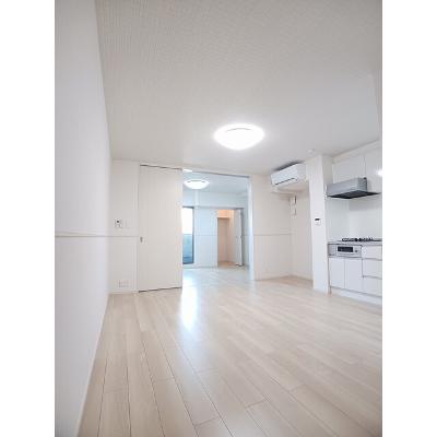 モンテリザイア紀和 205【管理NO：1-028194301-02040】 ★家具家電は申し込み後に搬入しますの物件写真2