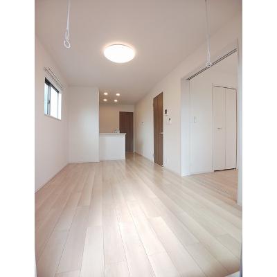 グローリーメゾン 201【管理NO：1-026633201-02010】 ★家具家電は申し込み後に搬入しますの物件写真2
