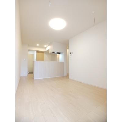 ラ・ルーチェ 105【管理NO：1-024823601-01040】 ★家具家電は申し込み後に搬入しますの物件写真2