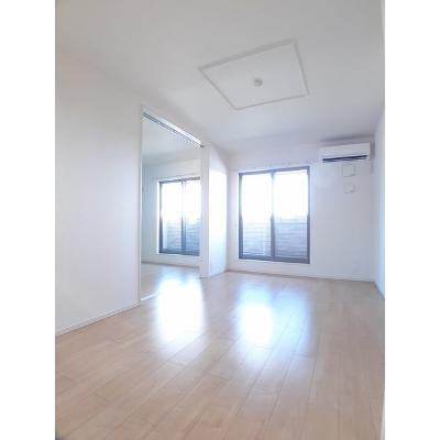 サニーホワイトⅥ 205【管理NO：1-023627401-02040】 ★家具家電は申し込み後に搬入します 2026年07月中旬入居可能の物件写真2