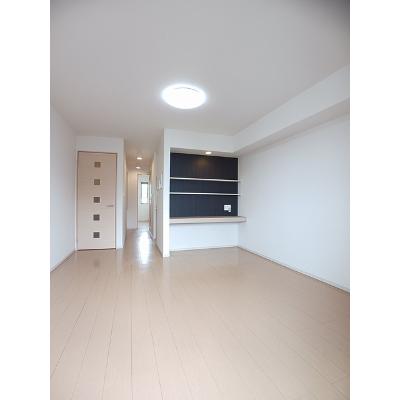 ブルムンタウン 203【管理NO：1-019701501-02030】 ★家具家電は申し込み後に搬入しますの物件写真2
