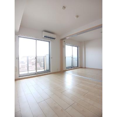 グラン　ラトゥール 305【管理NO：1-017507101-03040】 ★家具家電は申し込み後に搬入します★の物件写真2