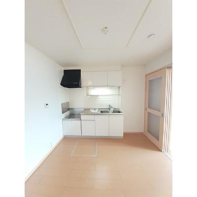 スウィート朝日　Ⅱ 105【管理NO：1-016077602-01040】 ★家具家電は申し込み後に搬入します★の物件写真3