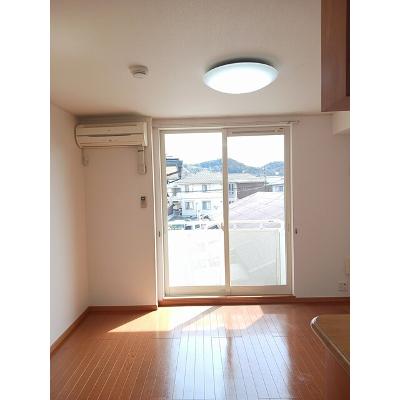 イリーデ西浜 203【管理NO：1-013714401-02030】 ★家具家電は申し込み後に搬入しますの物件写真2