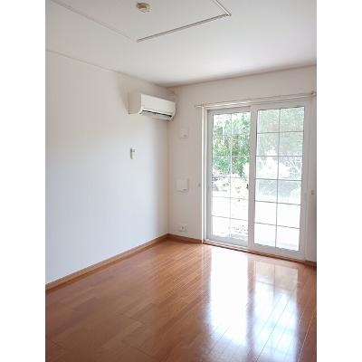 ヴァン・ルミエール　Ⅱ 101【管理NO：1-013554602-01010】 ★家具家電は申し込み後に搬入します★の物件写真2