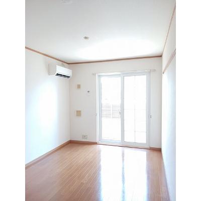 エレガンス・Ｋ　Ⅰ 102【管理NO：1-012275101-01020】 ★家具家電は申し込み後に搬入します★の物件写真2