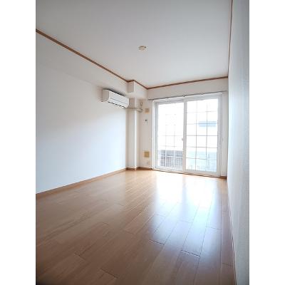 ジェルメ・コリーヌ　Ⅱ 102【管理NO：1-012174602-01020】 ★家具家電は申し込み後に搬入しますの物件写真2