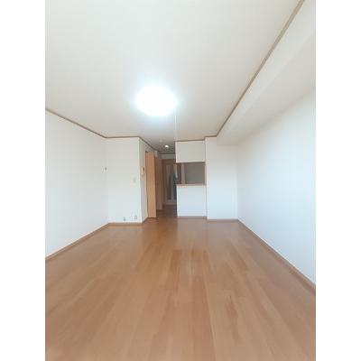カサデプラシードⅡ 102【管理NO：1-011883602-01020】 ★家具家電は申し込み後に搬入します★の物件写真2