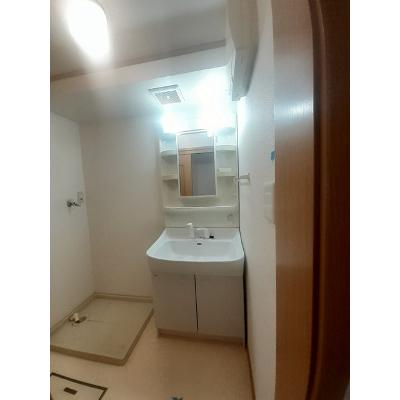 カサデプラシードⅡ 102【管理NO：1-011883602-01020】 ★家具家電は申し込み後に搬入します★の物件写真6