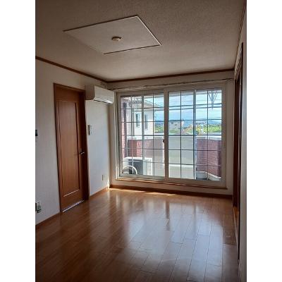 ブリッサ日高Ⅱ 201【管理NO：1-011610702-02010】 ★家具家電は申し込み後に搬入します★の物件写真2