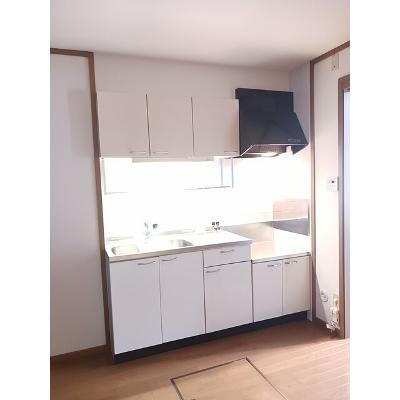 ピークス 102【管理NO：1-011544101-01020】 ★家具家電は申し込み後に搬入します★の物件写真3