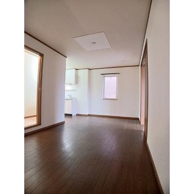 エンブレムⅡ 203【管理NO：1-010857602-02030】 ★家具家電は申し込み後に搬入しますの物件写真2