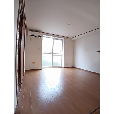 ソレアード・パレⅡ 102【管理NO：1-009566002-01020】 ★家具家電は申し込み後に搬入しますの物件写真2