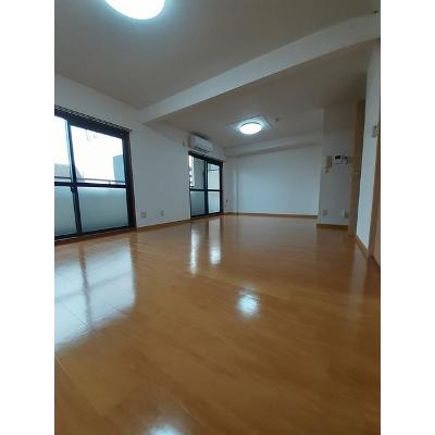 グランド・メール 201【管理NO：1-009488901-02010】 ★家具家電は申し込み後に搬入しますの物件写真2