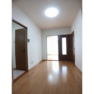 サンリバー２１ 106【管理NO：1-005234801-01050】 ★家具家電は申し込み後に搬入しますの物件写真2