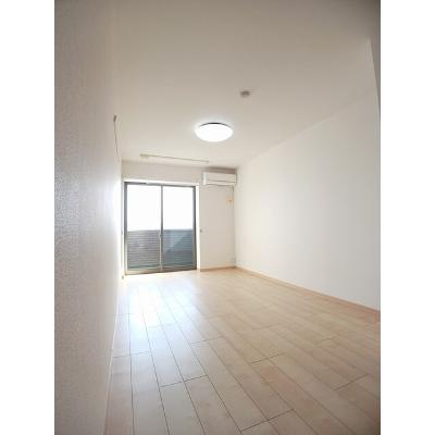 フライハイト 306【管理NO：1-019143101-03050】 ★家具家電は申し込み後に搬入します★の物件写真2