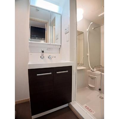 フライハイト 302【管理NO：1-019143101-03020】 ★家具家電は申し込み後に搬入します★の物件写真6
