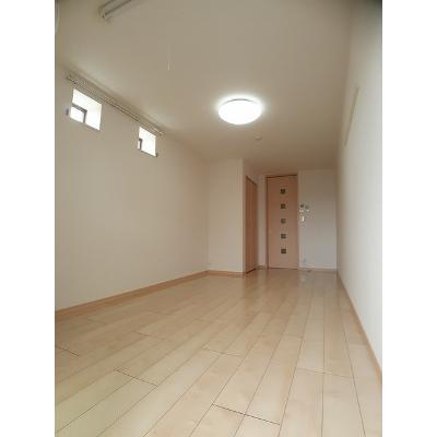 フライハイト 107【管理NO：1-019143101-01060】 ★家具家電は申し込み後に搬入します★の物件写真2