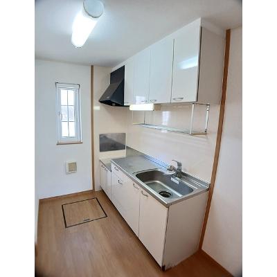 サニーホワイト 103【管理NO：1-014075301-01030】 ★家具家電は申し込み後に搬入します★の物件写真3