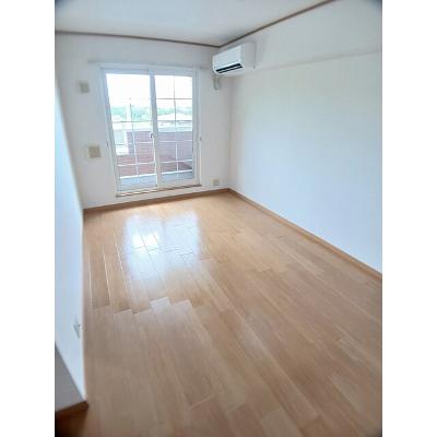 カノンⅢ 201【管理NO：1-013062403-02010】 ★家具家電は申し込み後に搬入します★の物件写真2