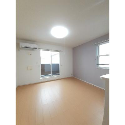 フィオーレⅢ 202【管理NO：1-019344701-02020】 ★家具家電は申し込み後に搬入しますの物件写真2