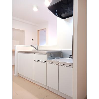 コッティ鳴門 103【管理NO：1-018725101-01030】 ★家具家電は申し込み後に搬入しますの物件写真3