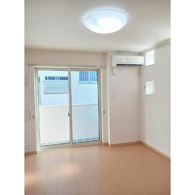キルシュ　ブラウ 206【管理NO：1-017895401-02050】 ★家具家電は申し込み後に搬入しますの物件写真2