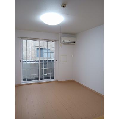 ライトハウス 102【管理NO：1-017017901-01020】 ★家具家電は申し込み後に搬入しますの物件写真2