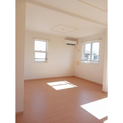 ヴェール　シェトワ花園 201【管理NO：1-016256701-02010】 ★家具家電は申し込み後に搬入します★の物件写真2