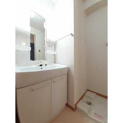 フリーデ 103【管理NO：1-015201101-01030】 ★家具家電は申し込み後に搬入しますの物件写真6