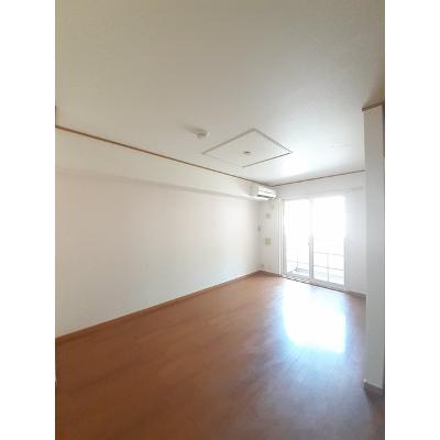 パークサイド前山　Ａ 102【管理NO：1-013460801-01020】 ★家具家電は申し込み後に搬入しますの物件写真2