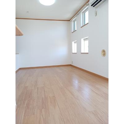 ネムス　Ｃ 201【管理NO：1-011982503-02010】 ★家具家電は申し込み後に搬入します★の物件写真2