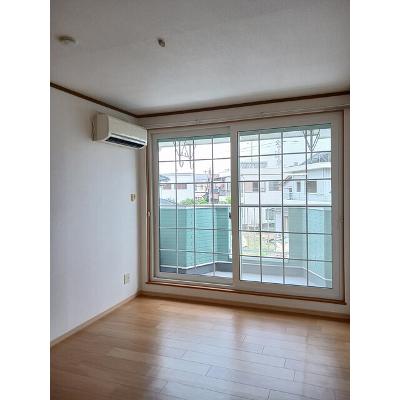 シャンゼリゼ弐番館 202【管理NO：1-009378501-02020】 ★家具家電は申し込み後に搬入します★の物件写真2