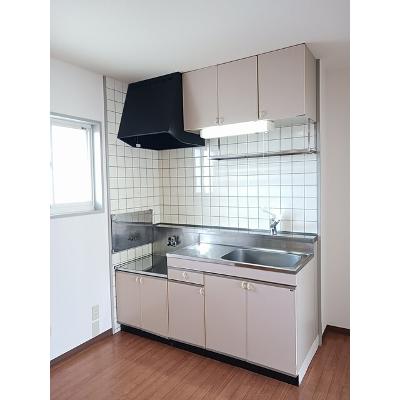 クレセント 201【管理NO：1-007933901-02010】 ★家具家電は申し込み後に搬入します★の物件写真3