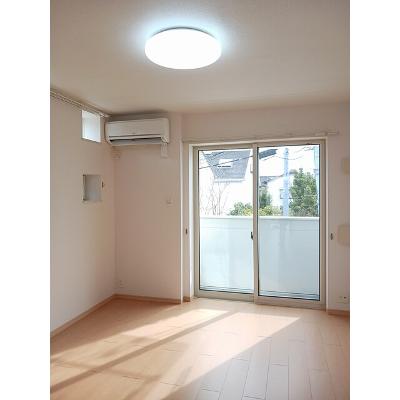 キルシュ　ブラウ 201【管理NO：1-017895401-02010】 ★家具家電は申し込み後に搬入しますの物件写真2