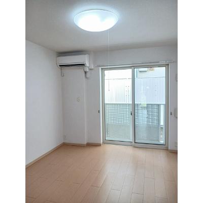 キルシュ　ブラウ 105【管理NO：1-017895401-01040】 ★家具家電は申し込み後に搬入しますの物件写真2
