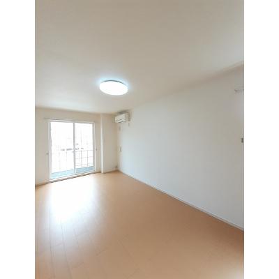 ルーチェ 101【管理NO：1-017095901-01010】 ★家具家電は申し込み後に搬入します★の物件写真2